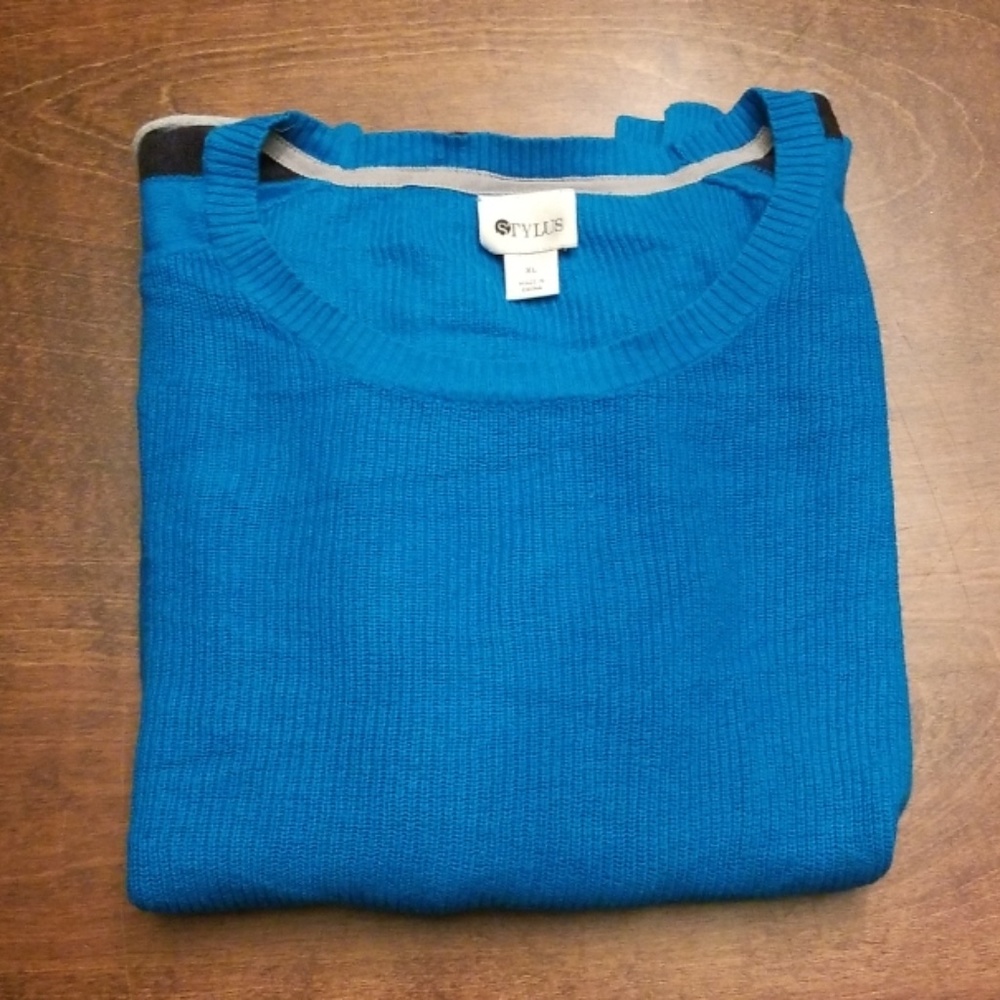 Sweater - Picture 3 of 3